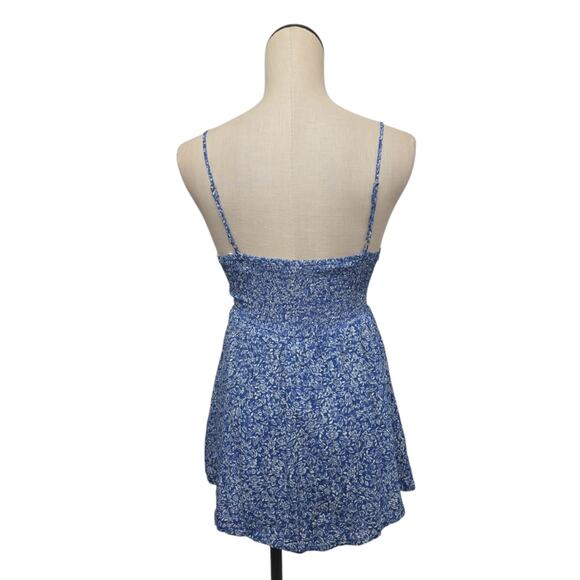 Mable Smocked Drawstring Cutout Blue Floral Romper Dress Size Small Beach Indie - Picture 2 of 11